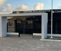 Mulher usa grelha para se defender de agressões e homem é preso em flagrante em Maceió