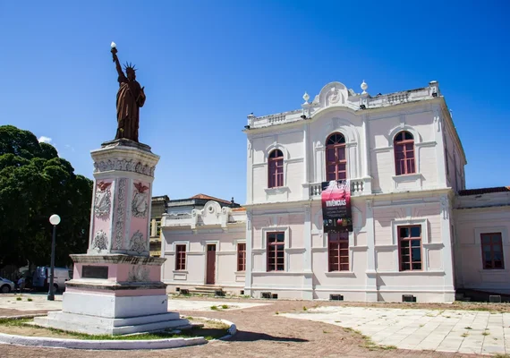 “Amor preto cura”: exposição encanta o público no Museu da Imagem e do Som de Alagoas