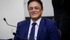 Deputado Galba Novaes, pai do presidente da Câmara de Maceió, é colocado de escanteio