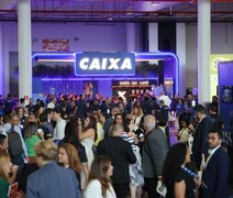 Prefeitos alagoanos visitam espaço da Caixa durante evento nacional