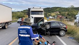 Idoso morre após grave acidente entre carreta e carro em Pilar