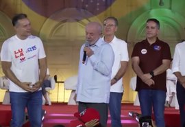Lula fala em parceria com Renan Filho e faz elogios durante ato em Maceió