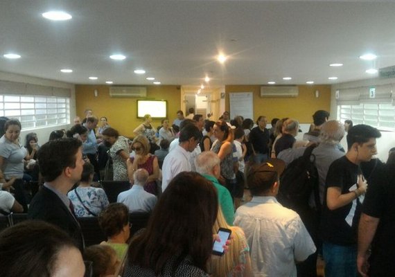 Estudo em restaurante reforça risco de transmissão do coronavírus pelo ar em locais mal ventilados