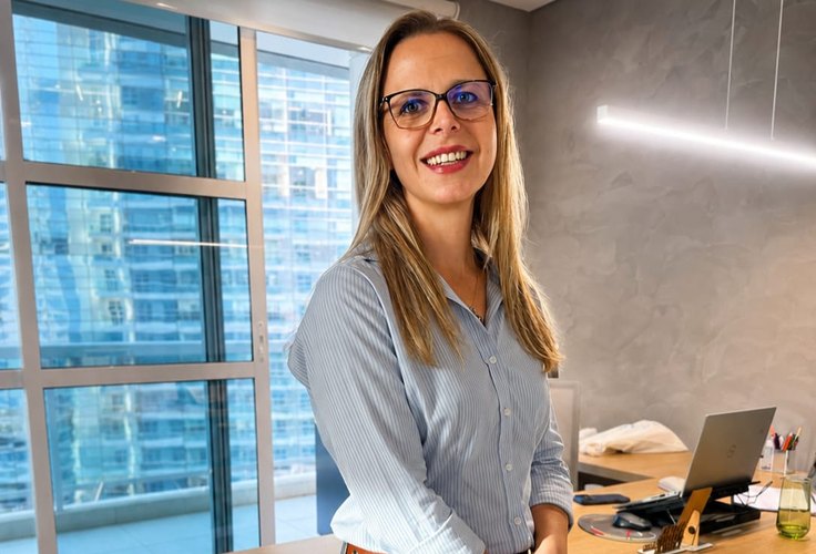 Dra. Ariane Bonucci chama atenção para a prevenção da saúde auditiva desde os primeiros anos de vida