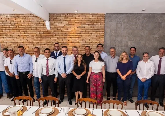 JHC amplia base e começa 2o governo com apenas 4 vereadores na oposição