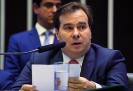 Maia diz que objetivo é conseguir em 2 meses votos para Previdência