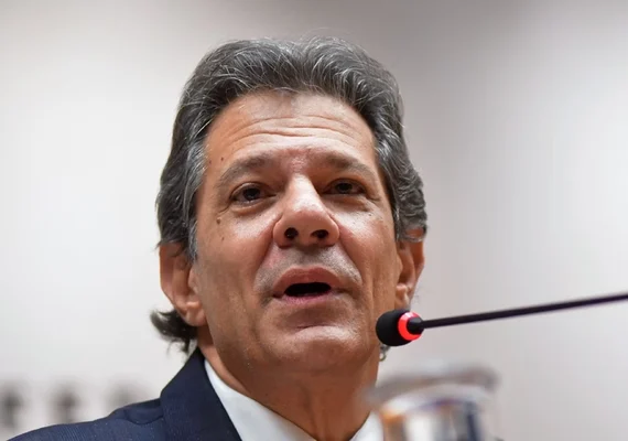 Haddad rebate Bolsonaro: “Nem foi julgado e está pedindo perdão”
