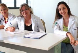 Inscritos no Mais Médicos devem se apresentar até hoje aos municípios