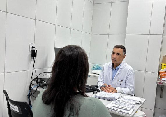 Câncer de intestino: Médico alerta para os sinais e a importância da prevenção
