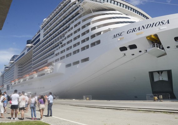 Saúde garante assistência a turistas de transatlântico que atracou em Maceió nesta quarta-feira