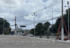 Mais de 40 toneladas de cabos irregulares são retiradas em Maceió