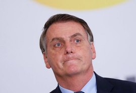 'Não posso tomar providência de tudo que chega a mim', diz Bolsonaro sobre encontro com Luis Miranda