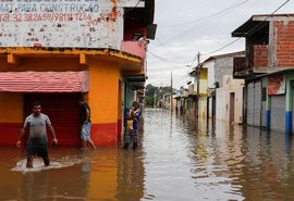 Enchentes matam 24 pessoas na Bahia