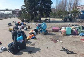 Ucrânia diz que 50 morreram em ataque a estação ferroviária