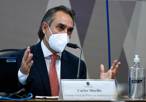 Carlos Bolsonaro participou de reunião da farmacêutica, afirma CEO da Pfizer
