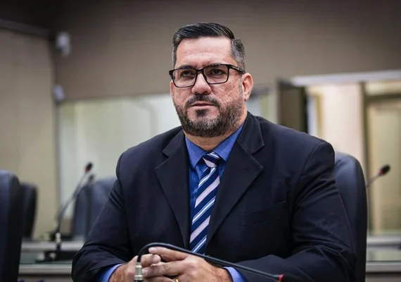 Leonardo Dias cobra aplicação de lei contra uso de maconha em locais públicos de Maceió