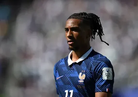 Real Madrid prepara nova oferta milionária por Olise após recusa do Bayern