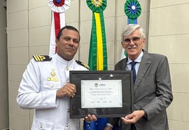 Comandante da Capitania dos Portos de Alagoas é homenageado com o título de Cidadão Honorário de Maceió em reconhecimento à sua atuação e aos relevantes serviços prestados à capital