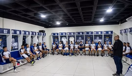 CSA inicia pré-temporada com 24 jogadores e mira reforços para 2026