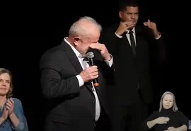 Durante discurso Lula chora e diz que 'jamais esperava' que a fome 'voltasse' ao Brasil