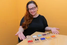 Empresária alagoana transforma resíduos em acessórios através de técnica sustentável