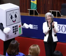 TSE apresenta Pilili, mascote criado para celebrar 30 anos da urna eletrônica