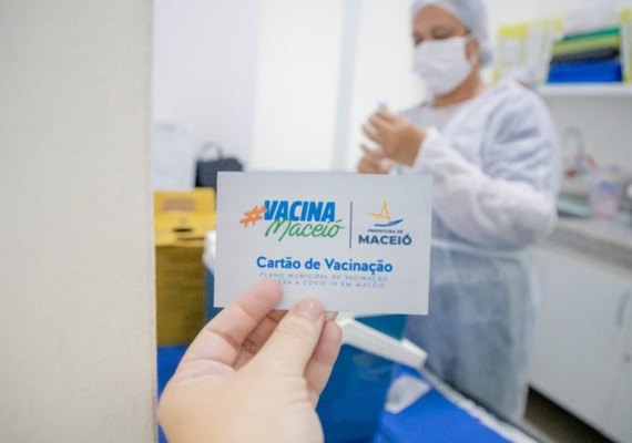 Maceió começa a vacinar pessoas com 30 anos ou mais com a 4ª dose