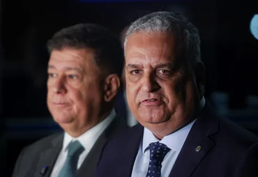 Relatório da CPMI do INSS de Alfredo Gaspar é rejeitado após longa votação