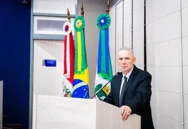 Câmara de Maceió decide disputa e mantém suplente no cargo