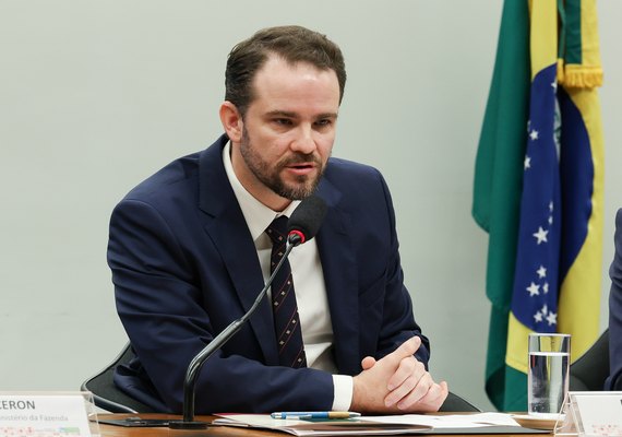 Fazenda autoriza empréstimos de R$ 12,9 bilhões com aval da União para  cinco operações de crédito
