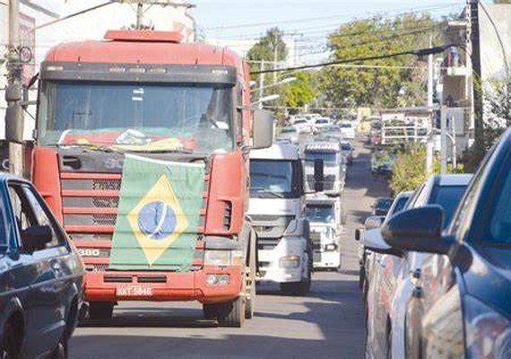 Caminhoneiros prometem greve nacional no dia 1° de novembro se governo não atender pedidos