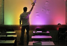 Metade dos docentes no país não recomenda a própria profissão