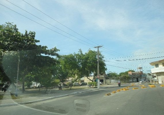 Rua será interditada por 30 dias para obras de saneamento no Poço