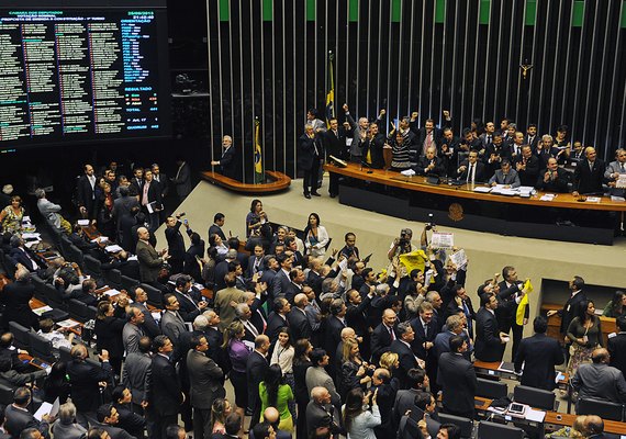 Relatório de MP amplia limite de endividamento de trabalhador