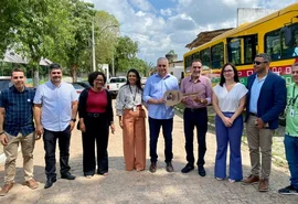 Alfredo Gaspar entrega emenda de R$ 1,7 milhão para compra de ônibus e equipamentos para o IFAL