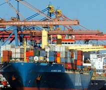 EUA avaliam sobretaxas que podem elevar tarifas sobre produtos brasileiros