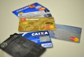 Concessões de crédito recuaram e juros caíram no mês de maio
