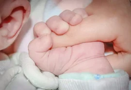 Casal é preso acusado de estuprar bebê de 11 meses até a morte