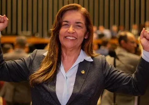 Mais do que mãe, senadora com marca própria: Eudócia quer novo mandato