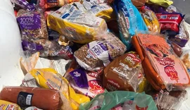 Cerca de 300 kg de alimentos impróprios para consumo são apreendidos durante o Natal