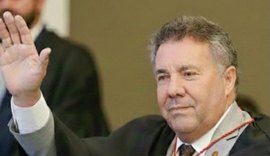 Desembargador do TJAL anuncia pedido de aposentadoria e divulga crítica na redes sociais