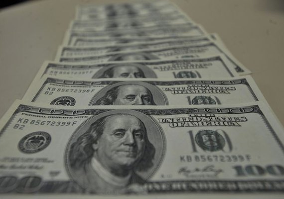 Dólar recua 0,11% e Bolsa brasileira cresce 2,03%