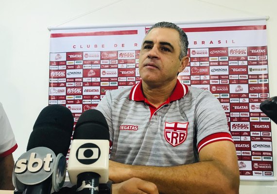 Chamusca monta o time do CRB para encarar o Vitória