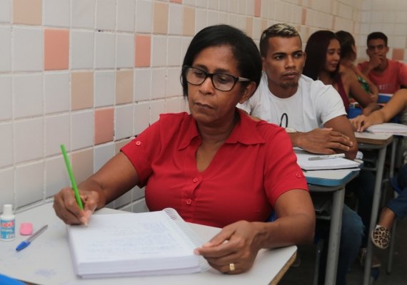 Pré-matrícula para Educação de Jovens e Adultos começa a partir do dia 21