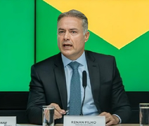 Renan critica aplicação de R$ 100 milhões e mira gestão de JHC