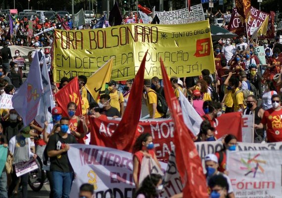 Datafolha: Pela primeira vez, maioria no país defende impeachment de Bolsonaro