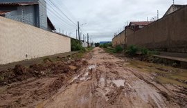 População de Arapiraca sofre com obras de pavimentação inacabadas