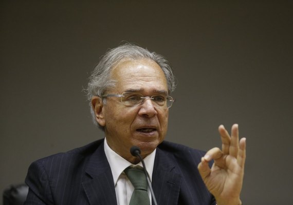 Ministro avalia disponibilizar saldo do FGTS para quitação de dívidas