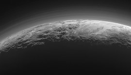 Objeto além de Netuno surpreende cientistas com atmosfera