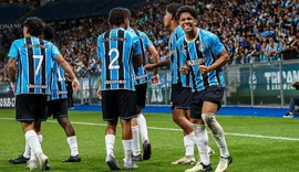 Promessa do Grêmio, João Borne visita CRB durante treino no RS